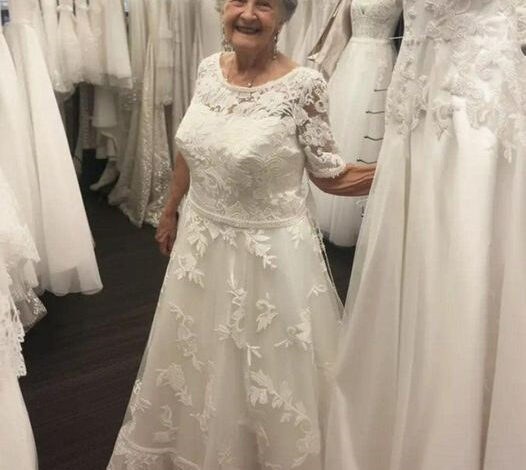 Her Daughter Told Her To Stop Playing And Take Off The Wedding Dress