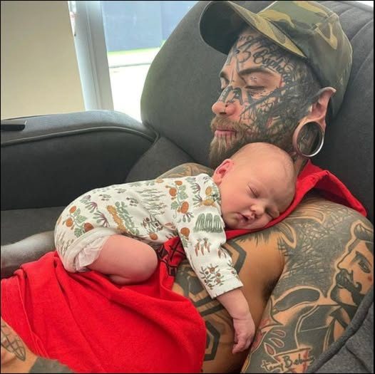 Dad removes full-body tattoos for sake of his young daughter