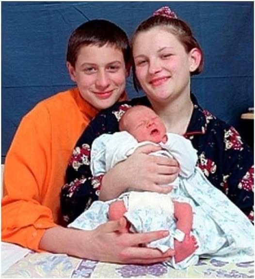 He became a dad at 13, and she became a mom at 13 too – but wait until you see how they look now! Check out the first comment