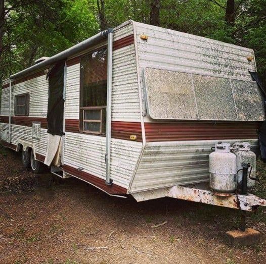 Homeless Lady Given Free “Ugly” Abandoned Trailer, But Wait Till You See What She Made Of It