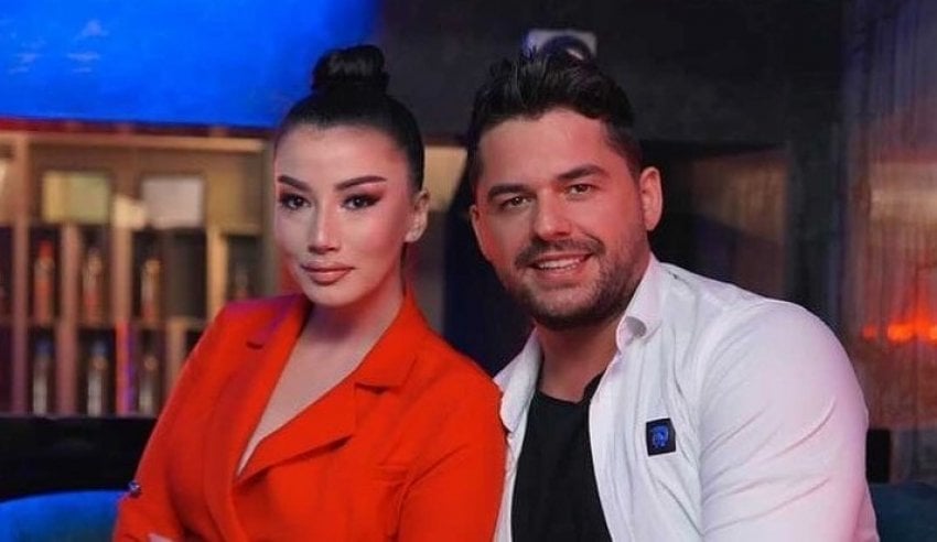 Shpati nuk po mund ta harrojë dot Selvijen edhe pas ndarjes, fotografitë e saj i ruan në këtë vend të sigurt