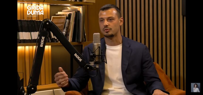 ‘Kur dashurohesh kujt i tregon’, Endrit Thaçi me përgjigje interesante