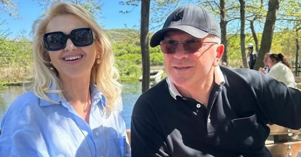 Në këtë gjendje se keni parë asnjëherë Shyhrete Behlulin, burri po i qëndron pranë