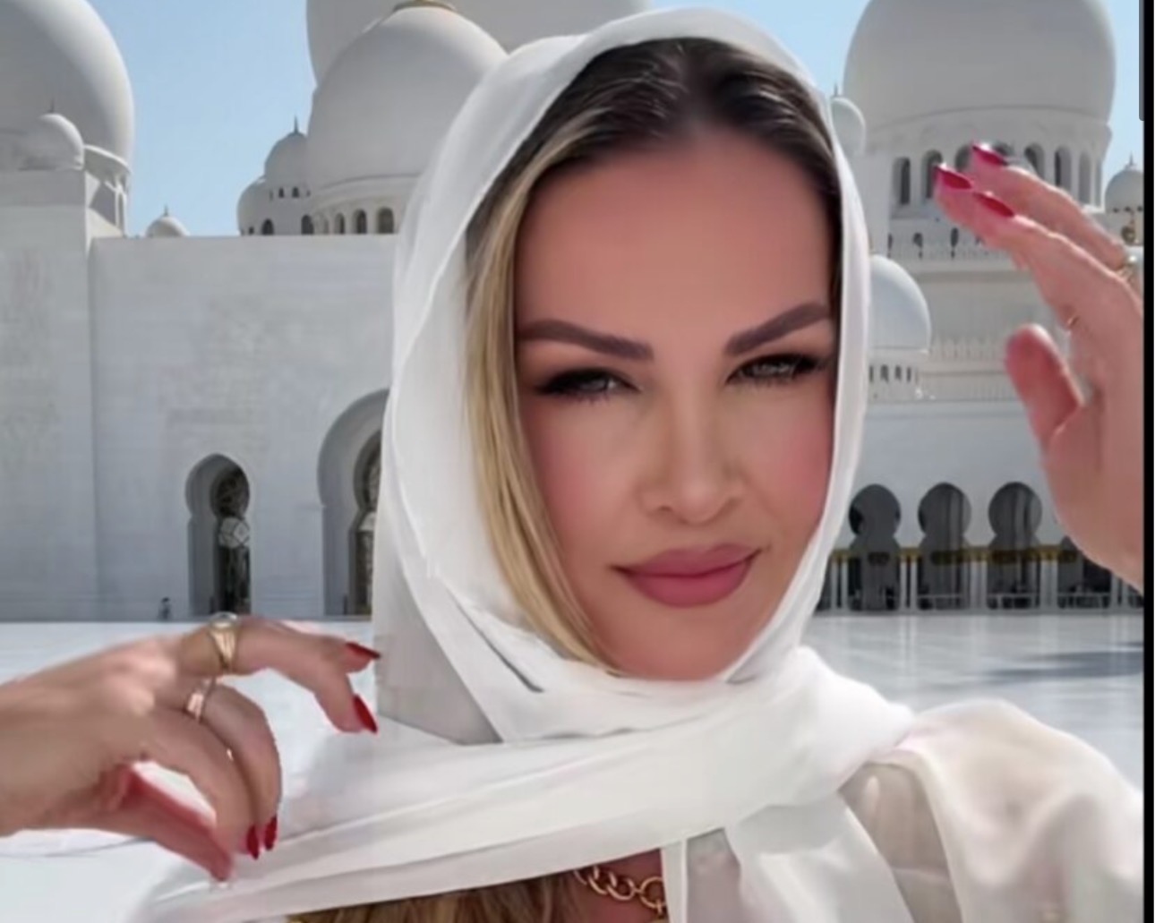 ‘Mbulohet’ Ryva në pushime në Arabi