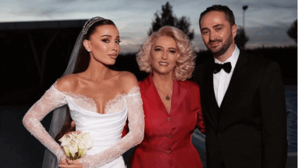 Si rrallëherë, reja e Shkurte Fejzës shfaqet me të birin