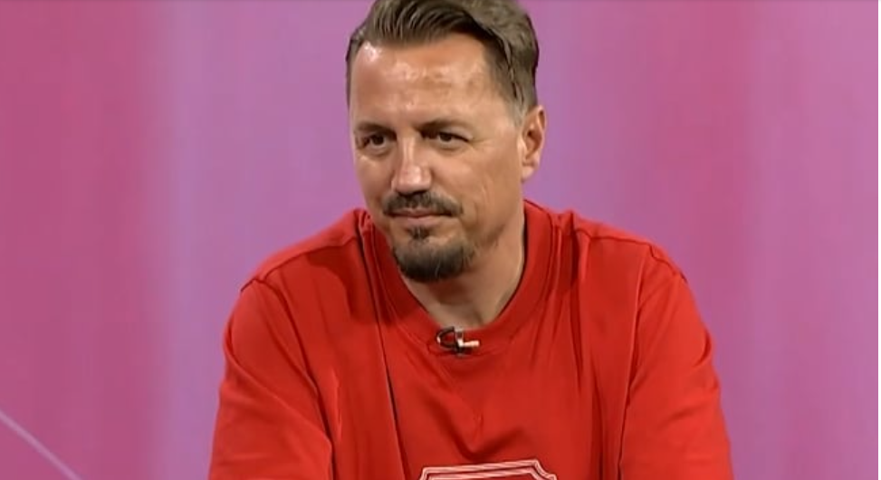 E dashura po i qëndron shumë pranë Bleros, kaq me stil sa është veshur ajo, s’ka faj ai që po e do kaq shumë