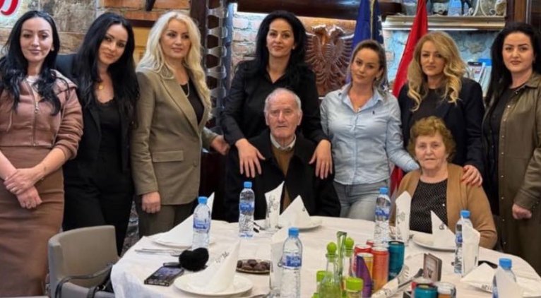 Ky zotëri është babai i 8 Motrave Mustafa