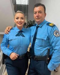 KRENARI / Babë e bijë në shërbim të vendit