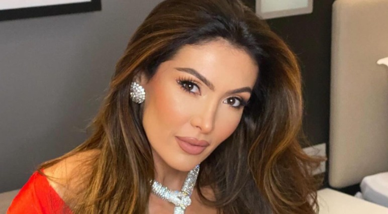 Kujt po ia dhuron puthjen Nora Istrefi?