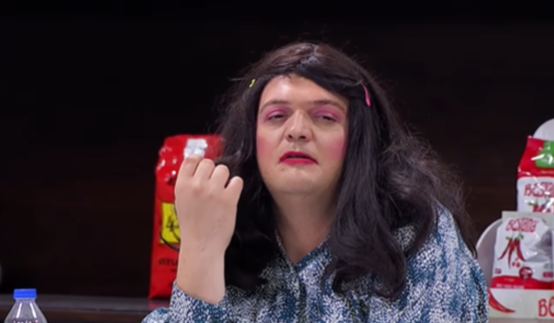 Festë në shtëpinë e “Tevides”, aktori poston foton e veçantë me familje