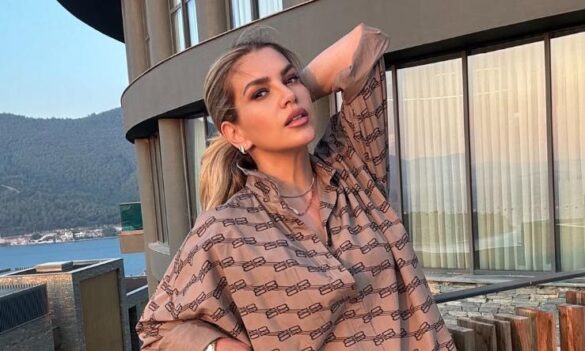 Leonora Jakupi surprizon me stil “rep” në udhëtimin e fundit