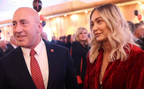 Anita Haradinaj sot befasoi me veshjen,çfare po ndodh me stilin e saj?