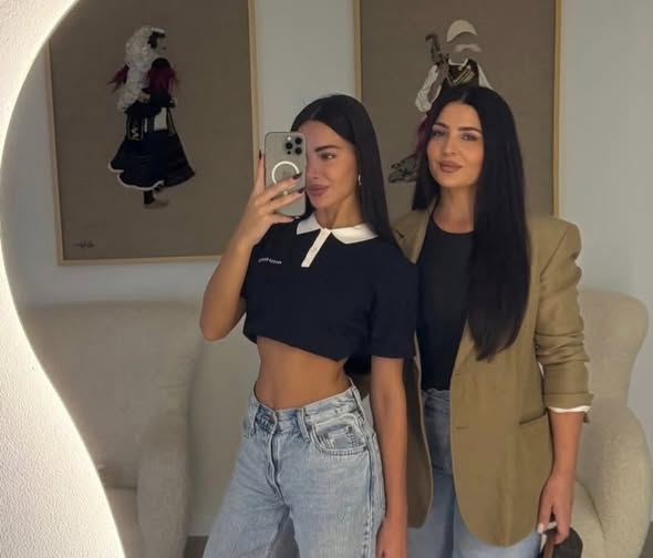 ‘Dardha pikë nën dardhë’ – Aba na prezanton me nënën e saj, ajo qenka zonë e rëndë