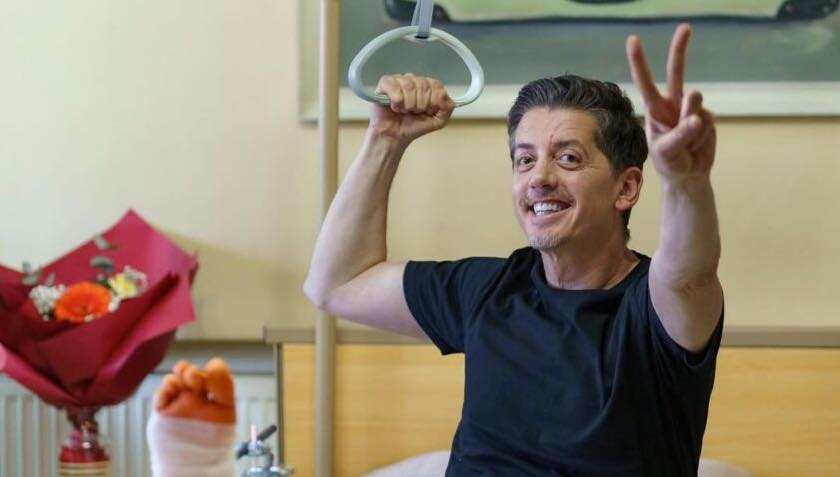 Kur të gjithë menduan se u shërua pas aksidentit, “Teta Gjyli” detyrohet të niset për Turqi për t’u mjekuar