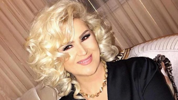 Kështu s’e keni parë Shyhreten, fotoja pa grim po bën xhiron e rrjetit!