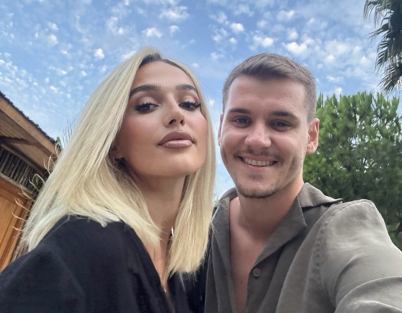 Iliriana prezanton kunatat e saj: Këto s’janë mësu me dalë në kamerë (Foto)