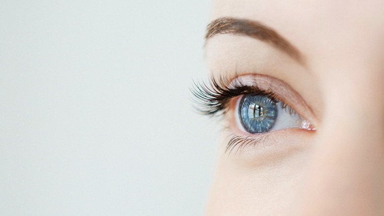 Çfarë do të thotë kur të dridhet syri? Ja çfarë fshihet pas këtij fenomeni të zakonshëm