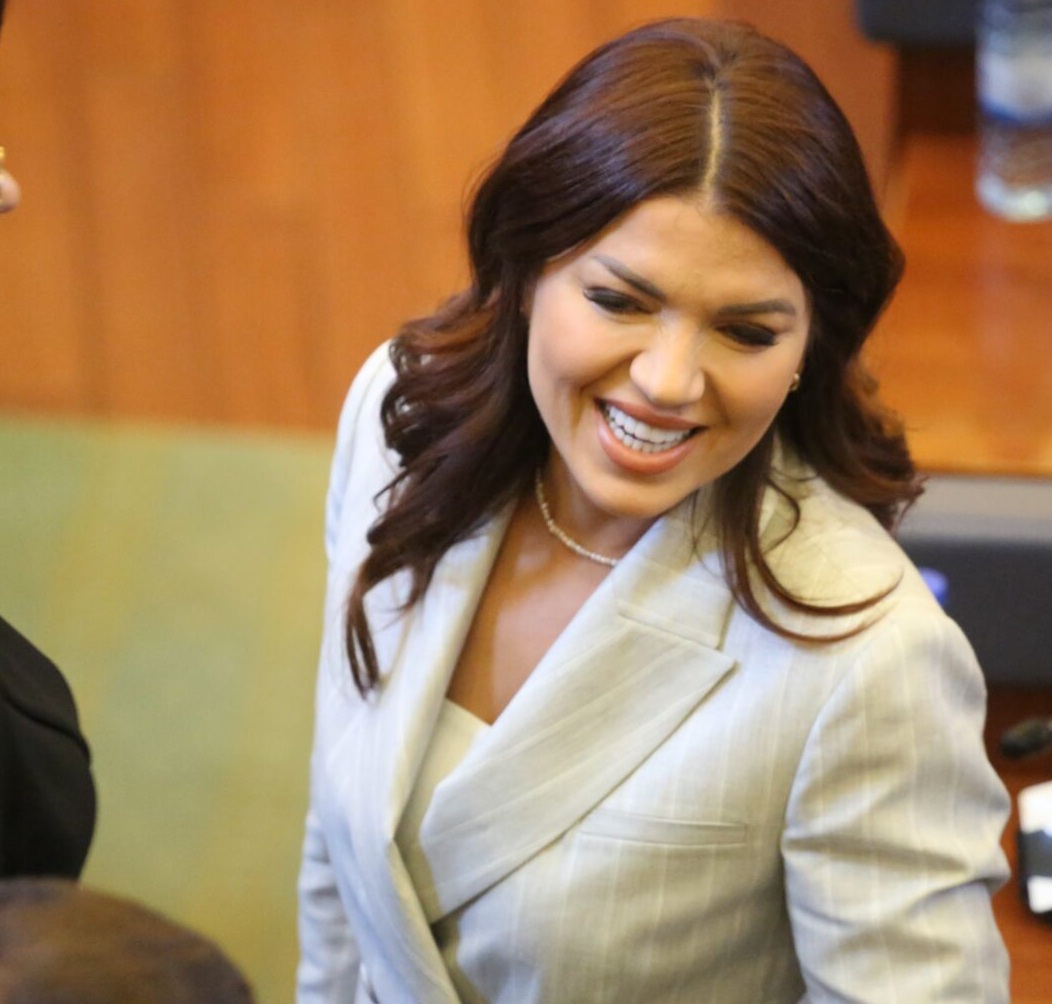 Edona Llalloshi kaq elegante – shkëlqen në paraqitjen e fundit