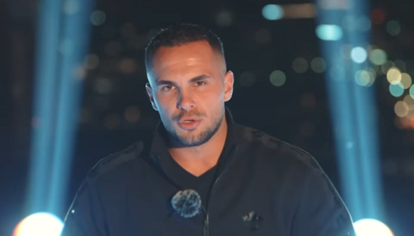 Edi me lidhje dashurie jashtë shtëpisë së BBVK?