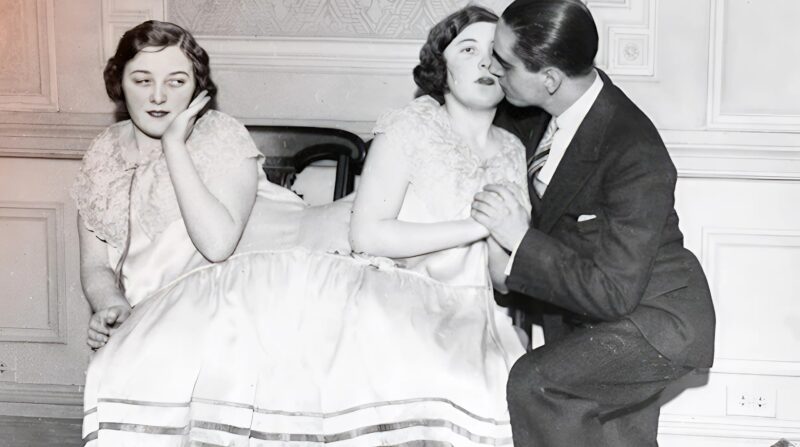 Róza and Josefa Blazek were Siamese twin sisters born joined at the pelvis.