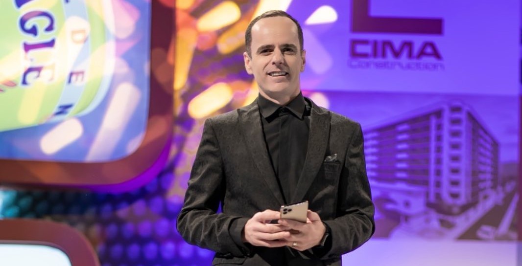 Shpëtim Desku endet natën rrugëve bosh