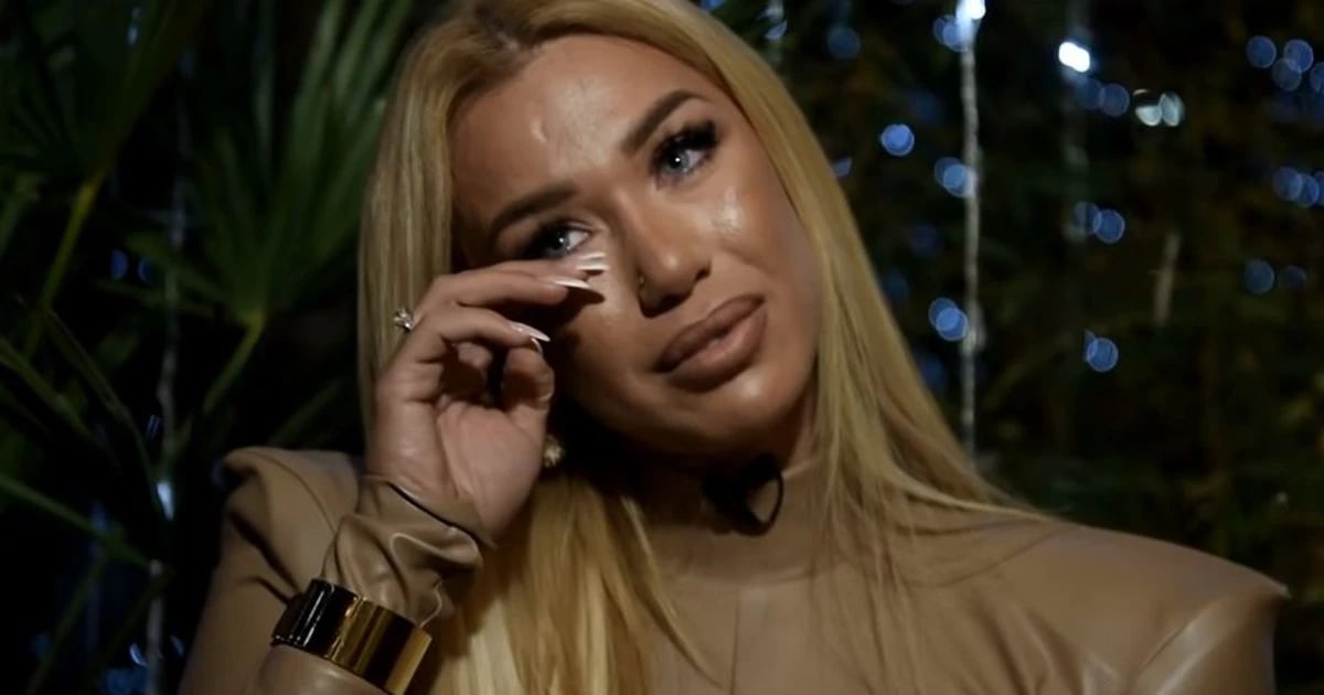 Ditë e veçantë dhe emocionuese për Adelina Tahirin, kaloi momentin që përjetohet veç njëherë në jetë – përlotet