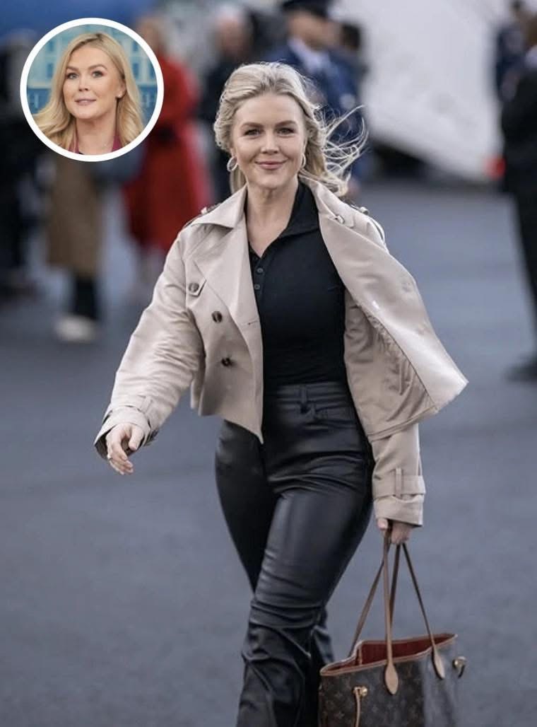 White House Press Secretary Slammed After People Spot Small Detail In This Photo She Shared