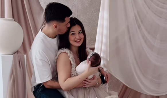 Vesa dhe Mirlindi sjellin portretin e parë familjar me vajzën e tyre