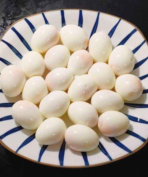 Eat one boiled egg every morning for 2 weeks and see what happens to your body