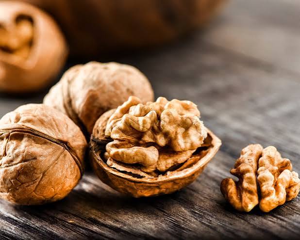 Doctors reveal that eating walnuts causes