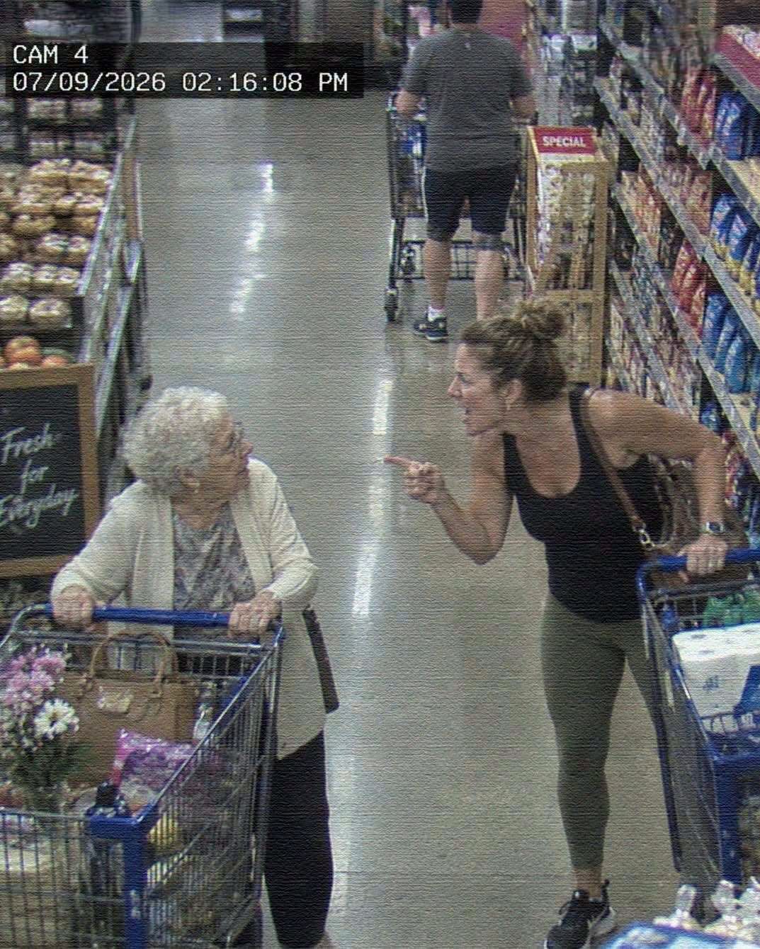 A woman humiliated my 83-year-old mom in front of an entire checkout line โ then the cashier looked at her face, locked her register, and said, “Nobody leaves.”